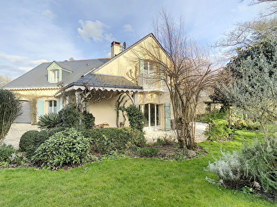 Vente par agence immobiliere à Cantenay epinard (49460)