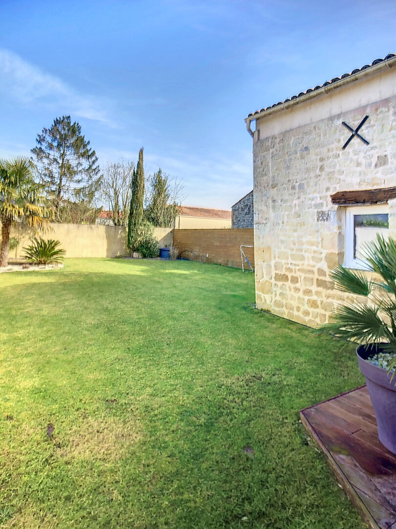 Maison Doix Les Fontaines 217 m2