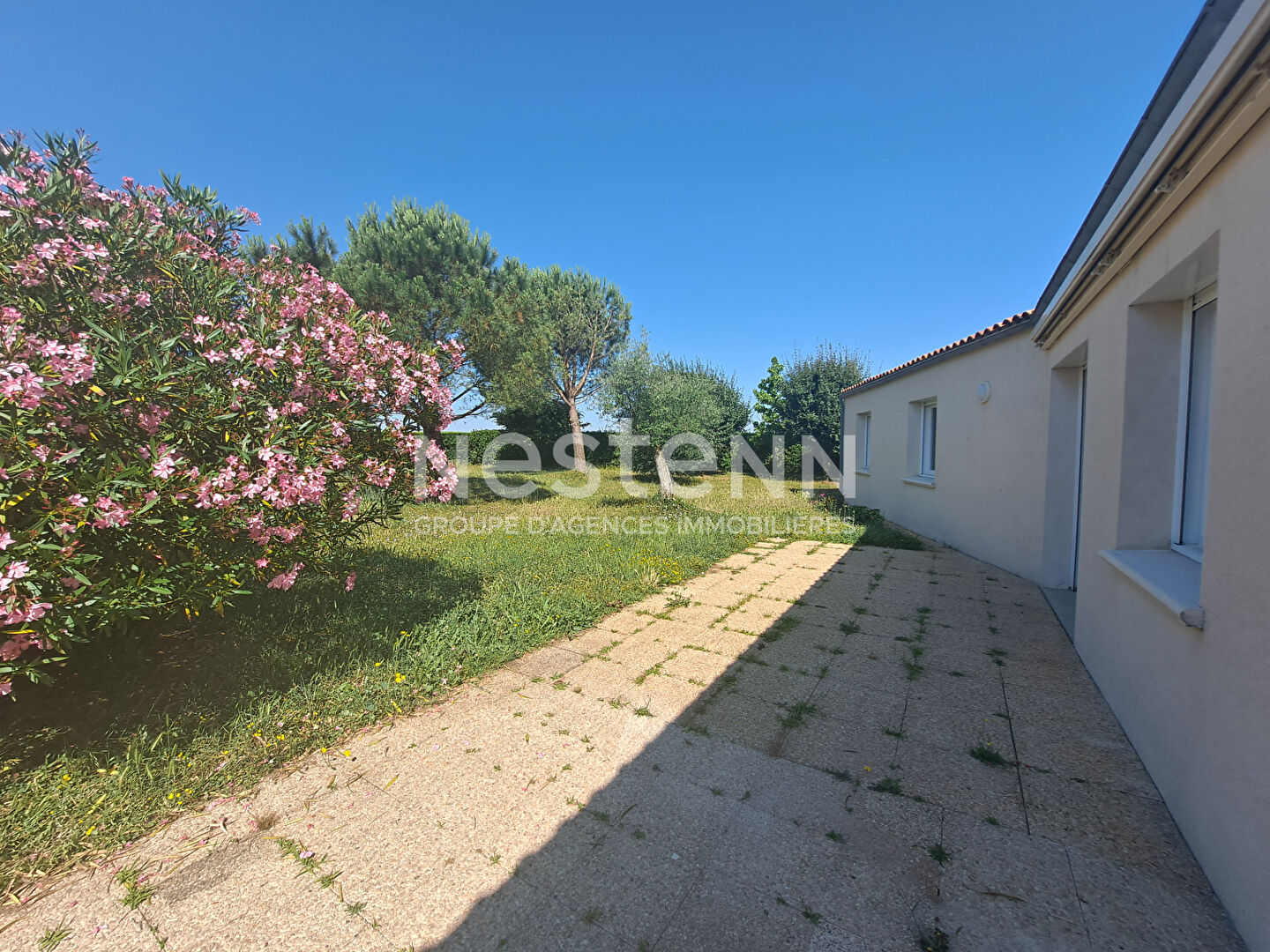 Charmante maison de plain-pied d'environ 97 m² avec 3 chambres à Fontenay-le-Comte