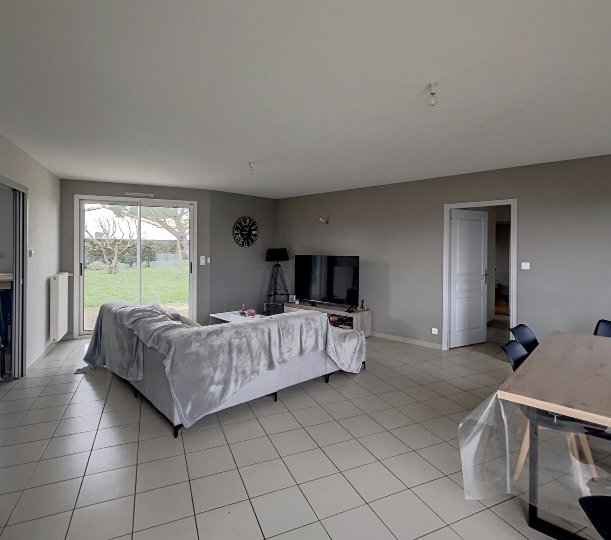 Charmante maison de plain-pied d'environ 97 m² avec 3 chambres à Fontenay-le-Comte