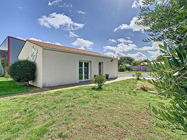 Vente local-professionnel à Saint hilaire de riez (85270)
