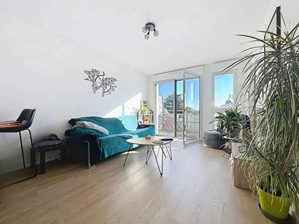 Vente par agence immobiliere à Nantes (44000)