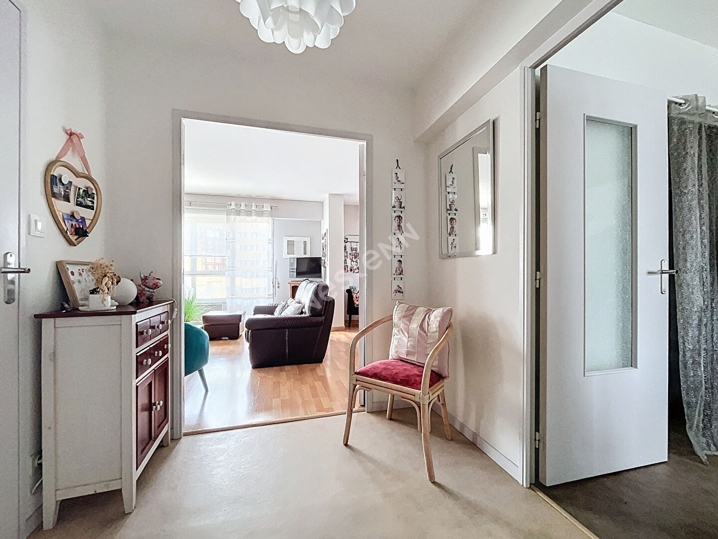 NANTES - GAUDINIERE / Superbe appartement T4 lumineux 88 m2 dans petite résidence avec parc privé au calme, garage fermé, proche Tram