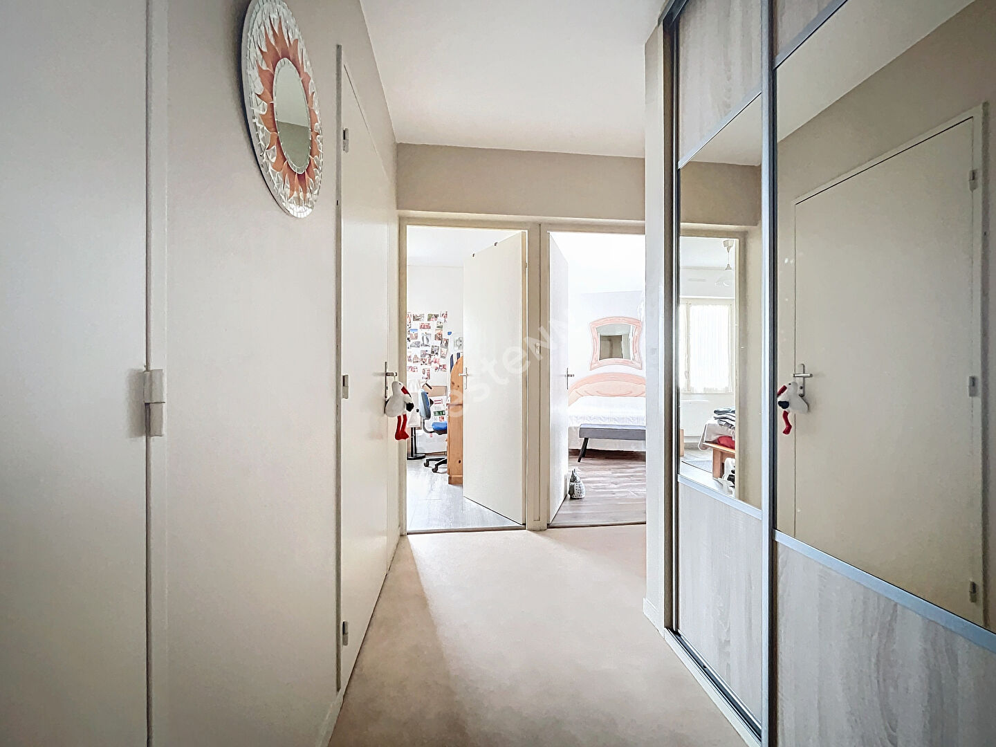 NANTES - GAUDINIERE / Superbe appartement T4 lumineux 88 m2 dans petite résidence avec parc privé au calme, garage fermé, proche Tram