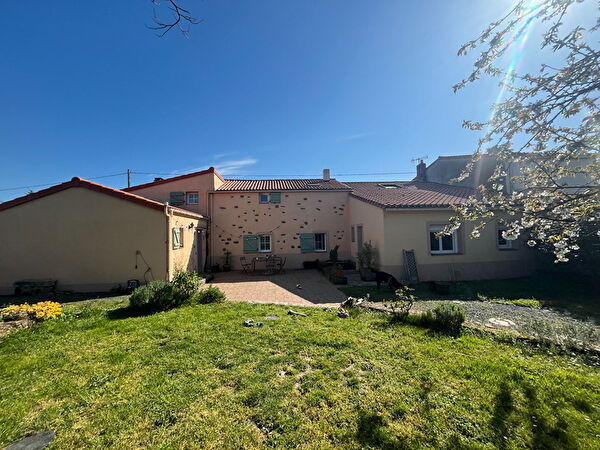 Vente par agence immobiliere à Sevremoine (49230)