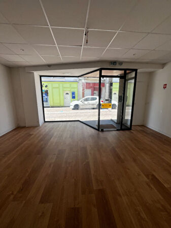 Location local-professionnel à Pontivy (56300)