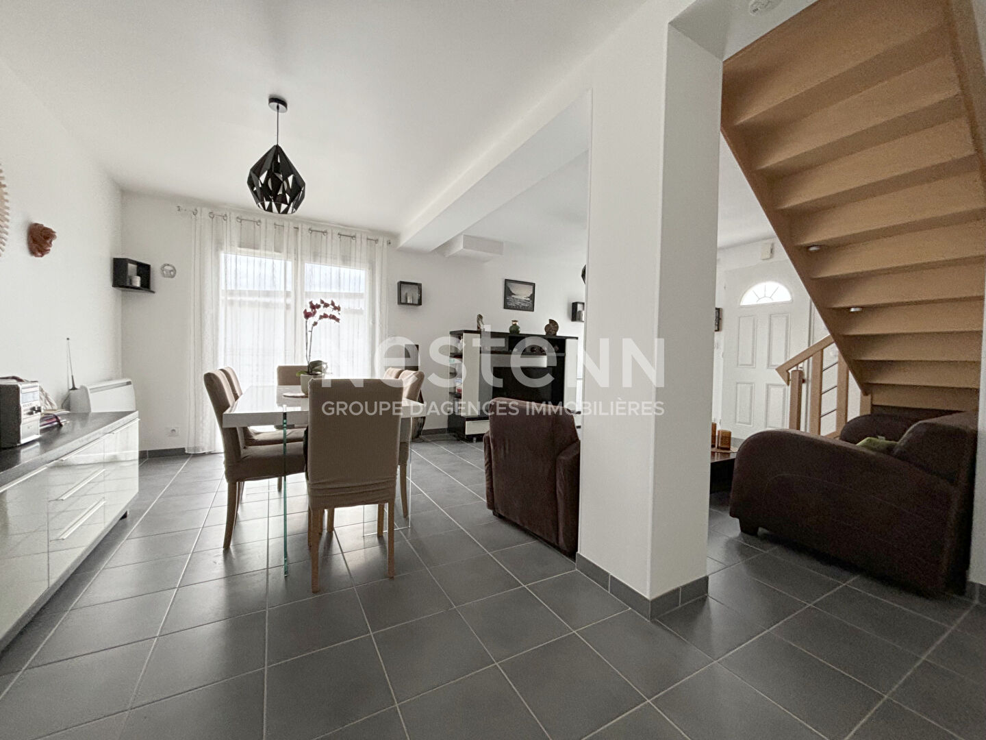 Jolie maison contemporaine à vendre  à LOCMINE 2 chambres, garage et 460 m² de jardin
