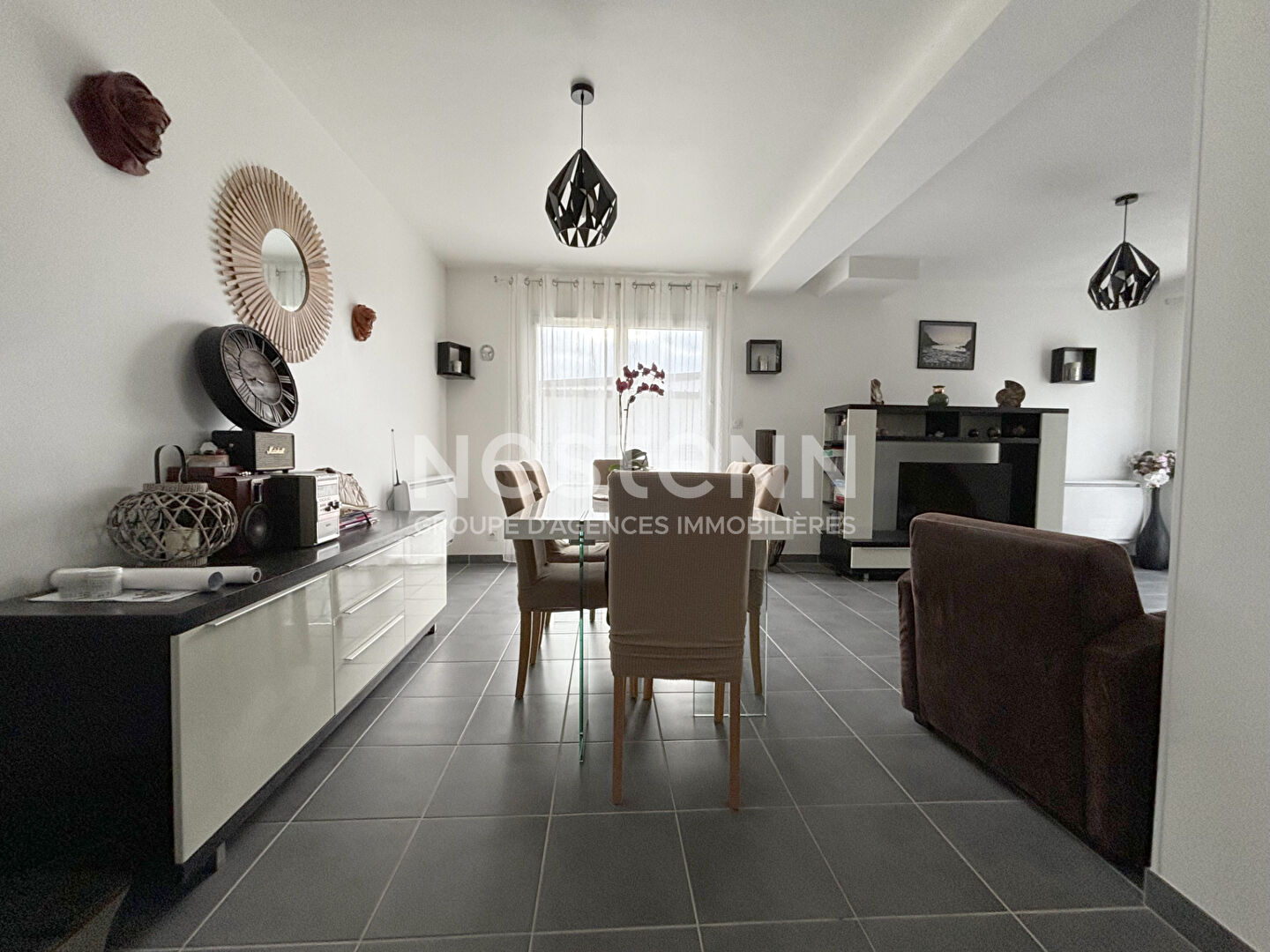 Jolie maison contemporaine à vendre  à LOCMINE 2 chambres, garage et 460 m² de jardin