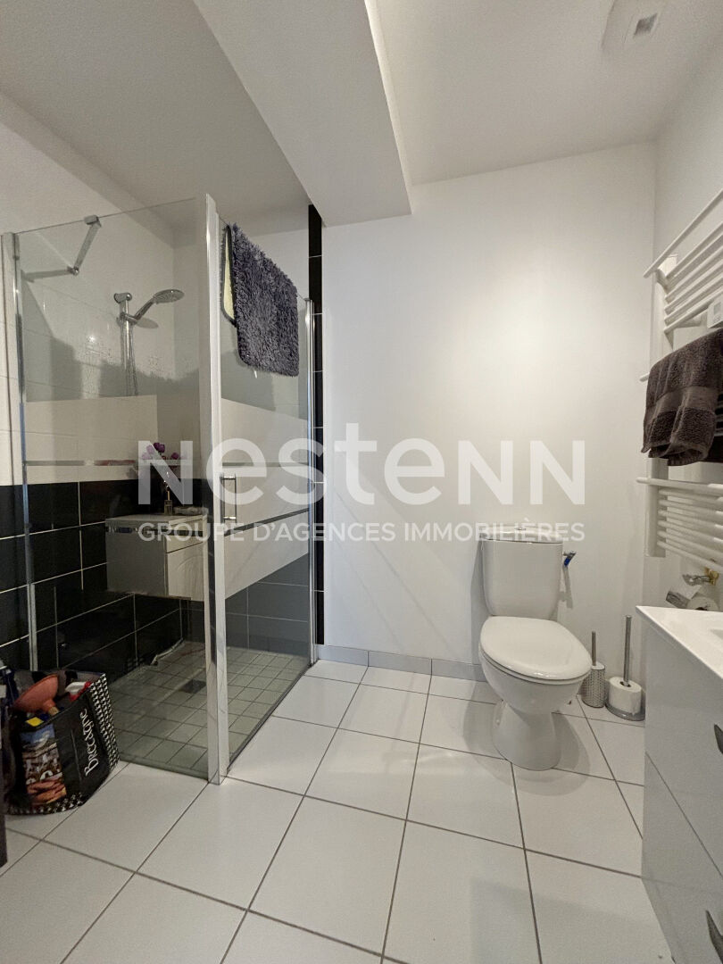 Jolie maison contemporaine à vendre  à LOCMINE 2 chambres, garage et 460 m² de jardin