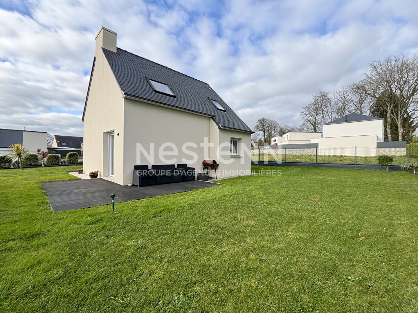 Jolie maison contemporaine à vendre  à LOCMINE 2 chambres, garage et 460 m² de jardin