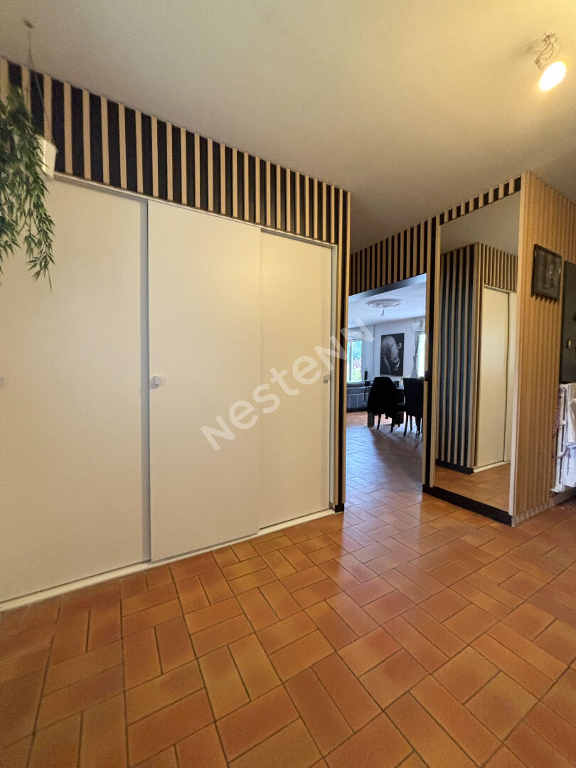 Jolie maison traditionnelle à vendre à LOCMINE, 4 chambres, dépendances