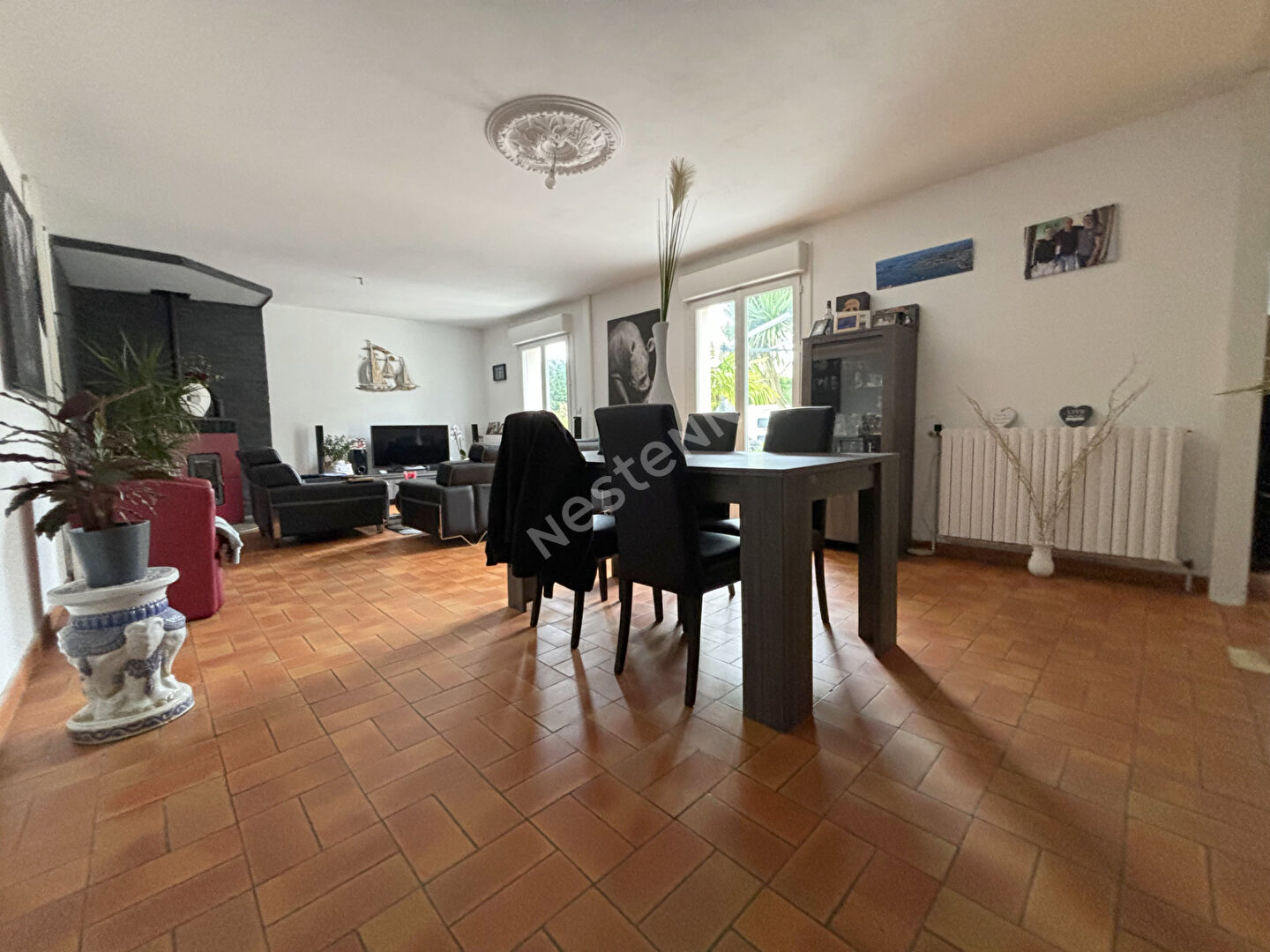 Jolie maison traditionnelle à vendre à LOCMINE, 4 chambres, dépendances