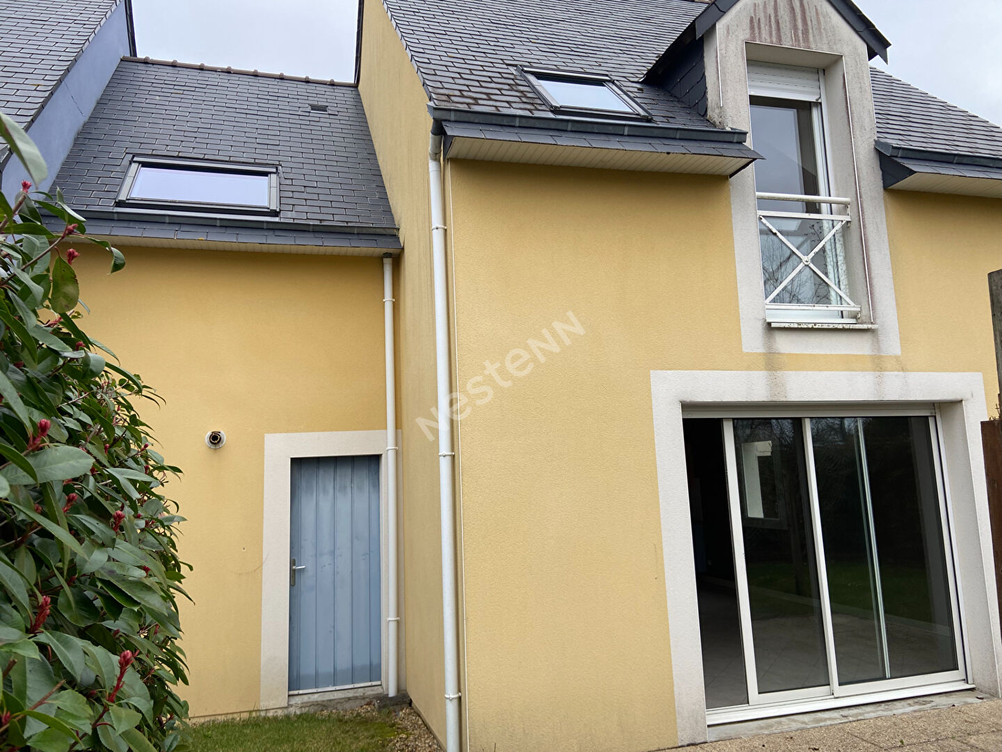 PLESCOP - 5 min de Vannes  Maison 3 chambres dans résidence sécurisée avec un jardin et un garage