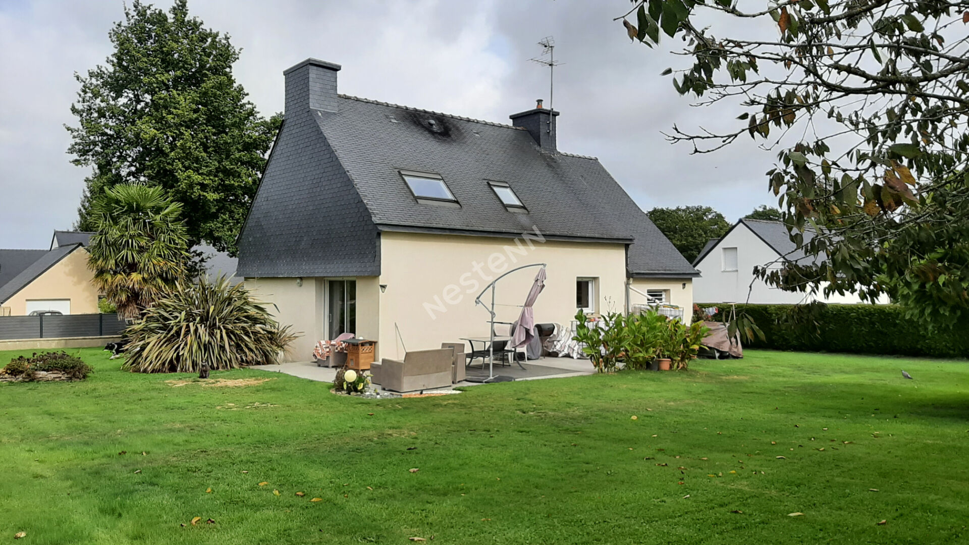 Maison à vendre  4 chambres avec un beau jardin clos - 25 km de Vannes