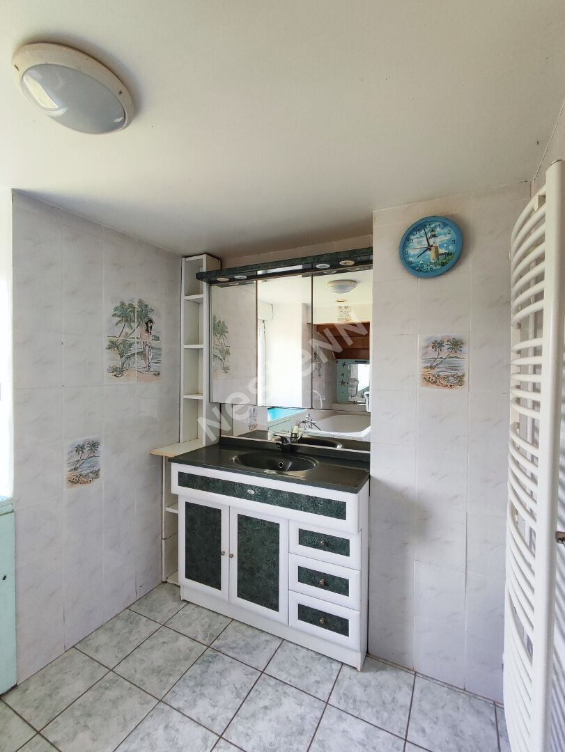 Maison à vendre à Naizin - Ensemble de deux maisons avec hangar à 10 minutes de Pontivy - environ 8 000 M2