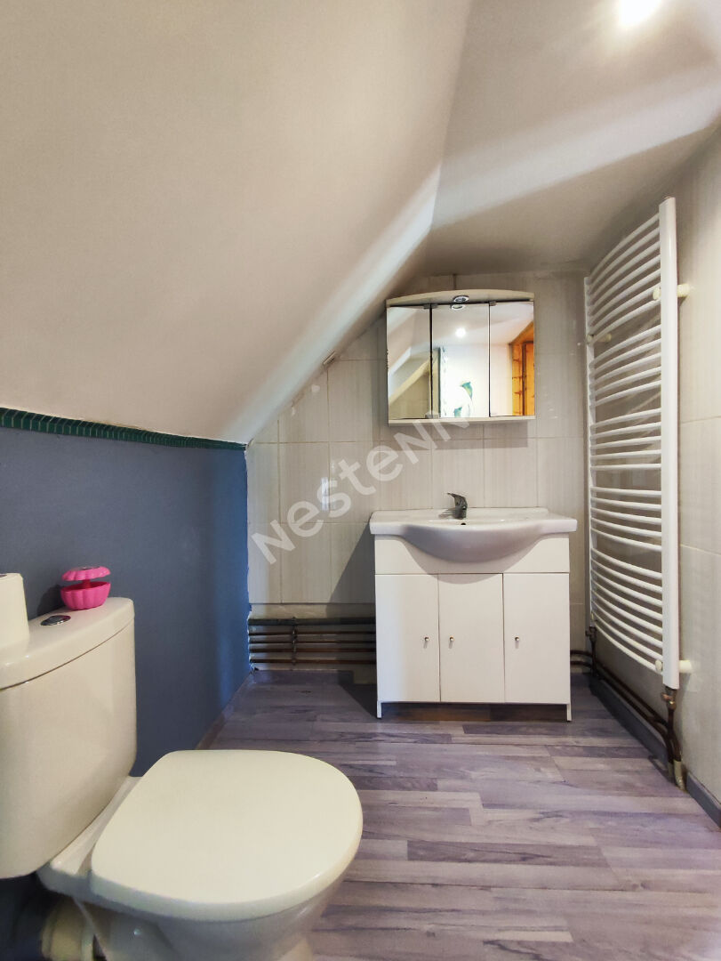 Maison à vendre à Naizin - Ensemble de deux maisons avec hangar à 10 minutes de Pontivy - environ 8 000 M2