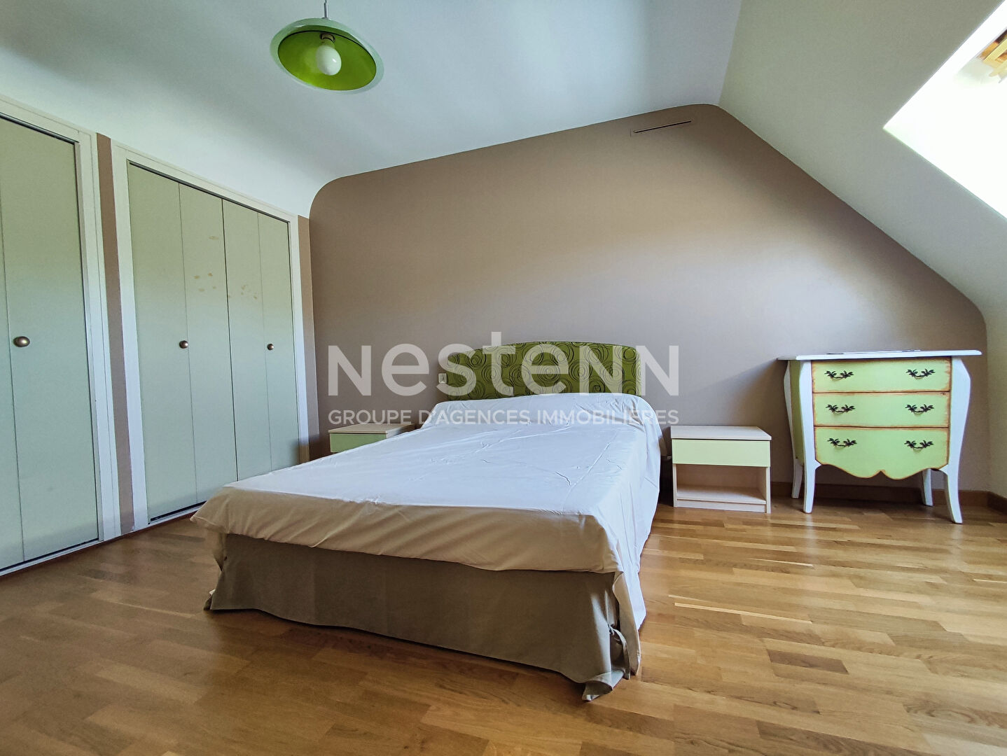 Maison à vendre entre Josselin et Saint-Jean-Brévelay - 5 chambres, grand garage, 3400 M² environ