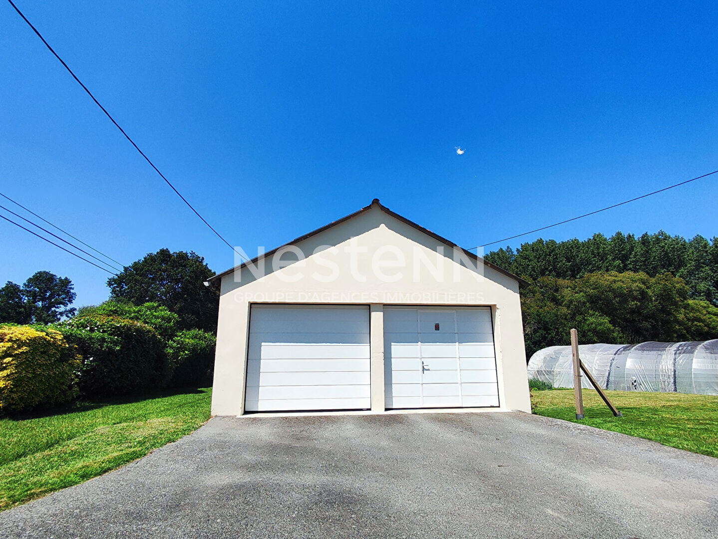 Maison à vendre entre Josselin et Saint-Jean-Brévelay - 5 chambres, grand garage, 3400 M² environ