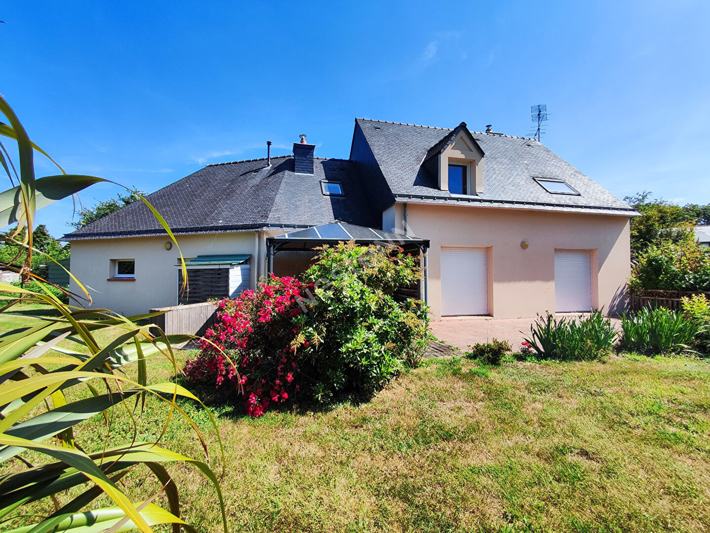 Maison à vendre à Bignan proche Locminé - Vie de plain pied - 2000 M2 de Terrain avec hangar