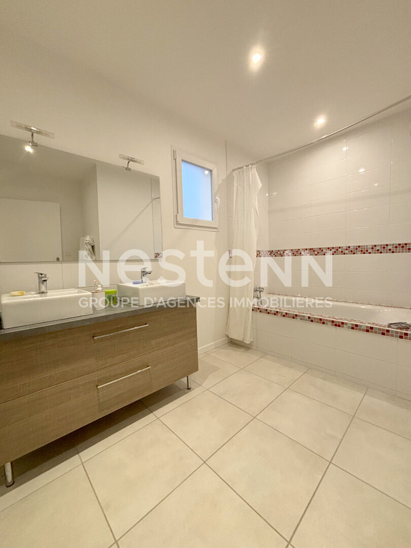Maison contemporaine  à vendre à Locminé - 4 chambres, garage et son jardin 425 m²