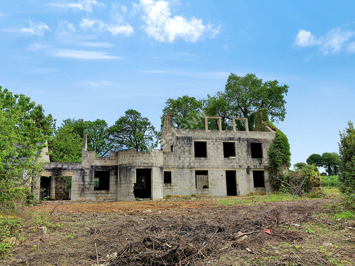 Maison à finir de rénover - en campagne - NAIZIN - 10 minutes de Pontivy