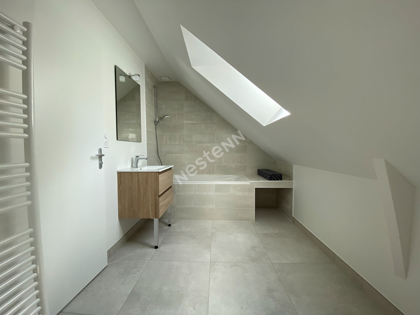 A LOUER - REGUINY Campagne - MAISON 3 CHAMBRES