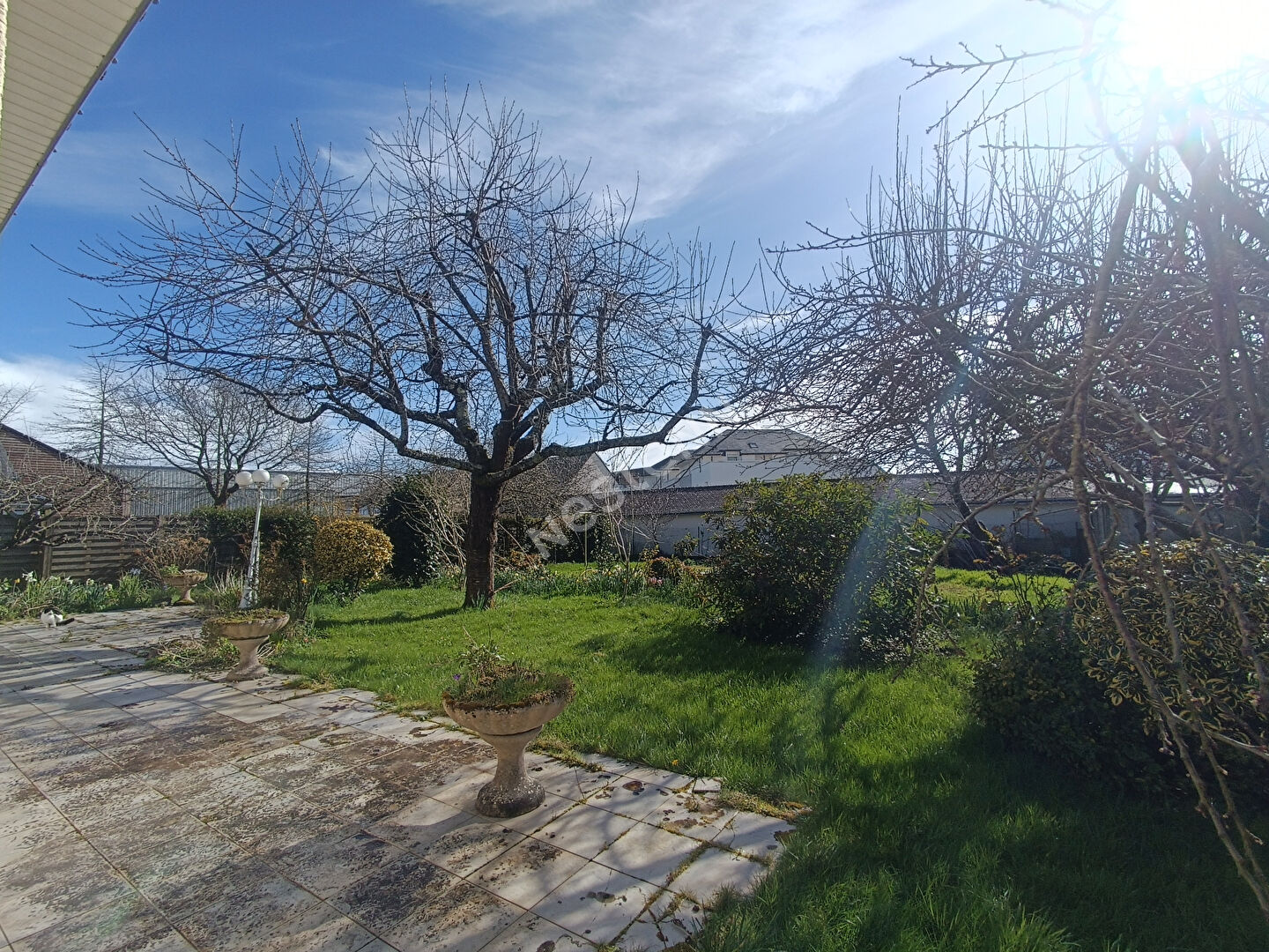 Maison à vendre à Plescop 5 chambres jardin clos et arboré de plus de 800 m²