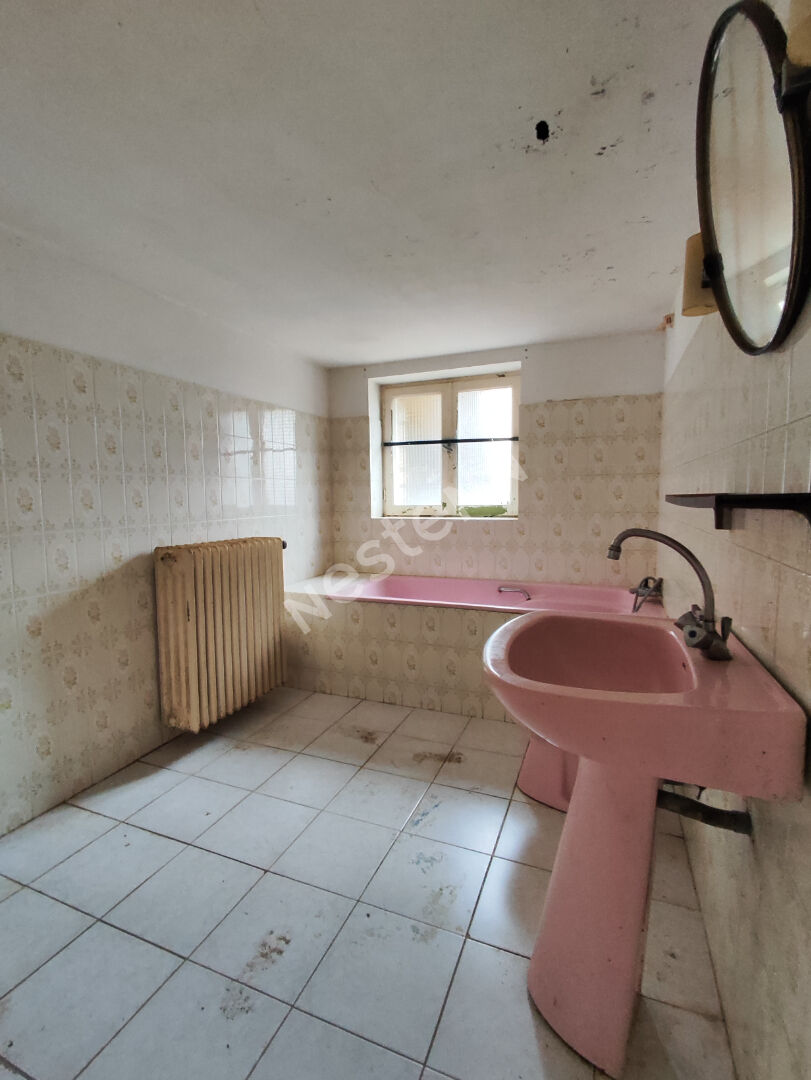 Maison à vendre à Naizin centre bourg  - 3 chambres - sous-sol -  10 minutes de Pontivy  et Locminé