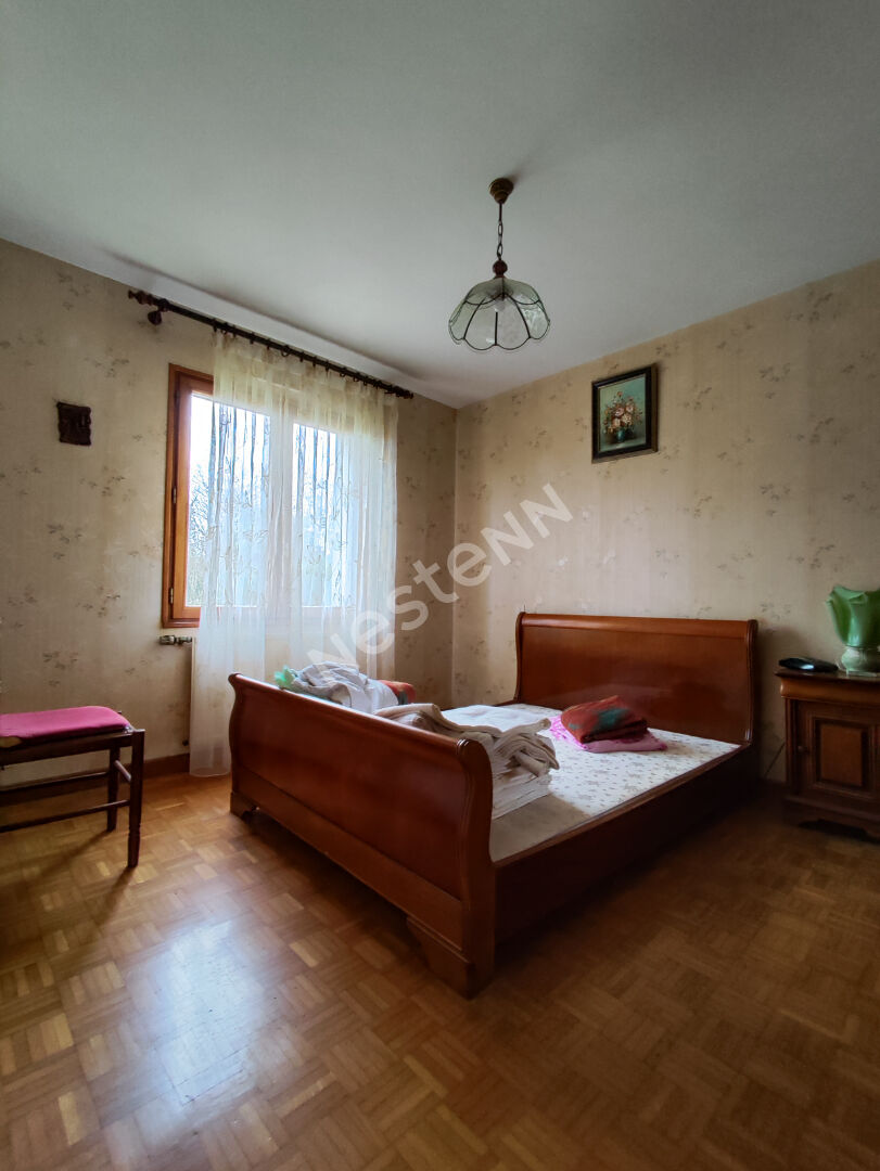 Maison à vendre à Saint Allouestre avec jardin