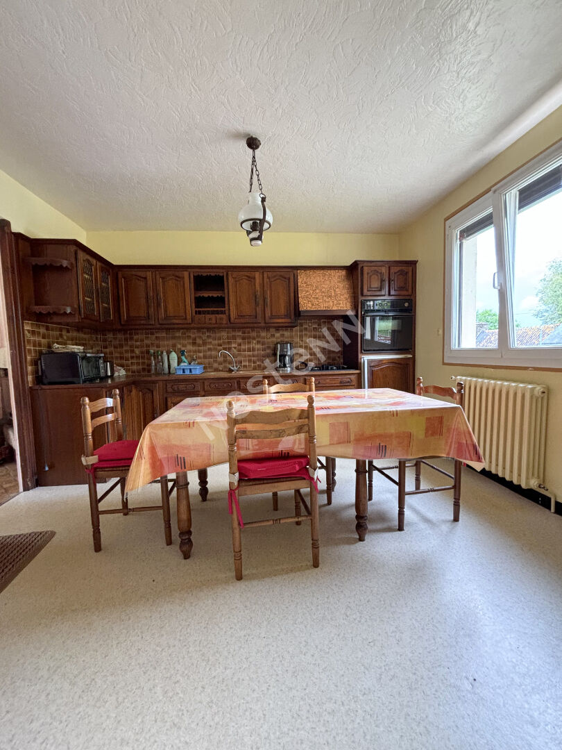 Maison à vendre à Moustoir Remungol - 4 chambres, sous-sol complet et un terrain de 1200 m²