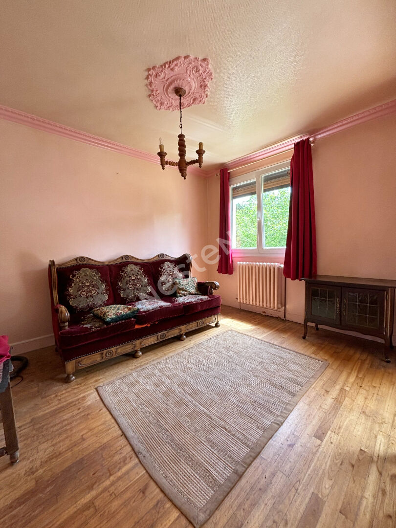 Maison à vendre à Moustoir Remungol - 4 chambres, sous-sol complet et un terrain de 1200 m²
