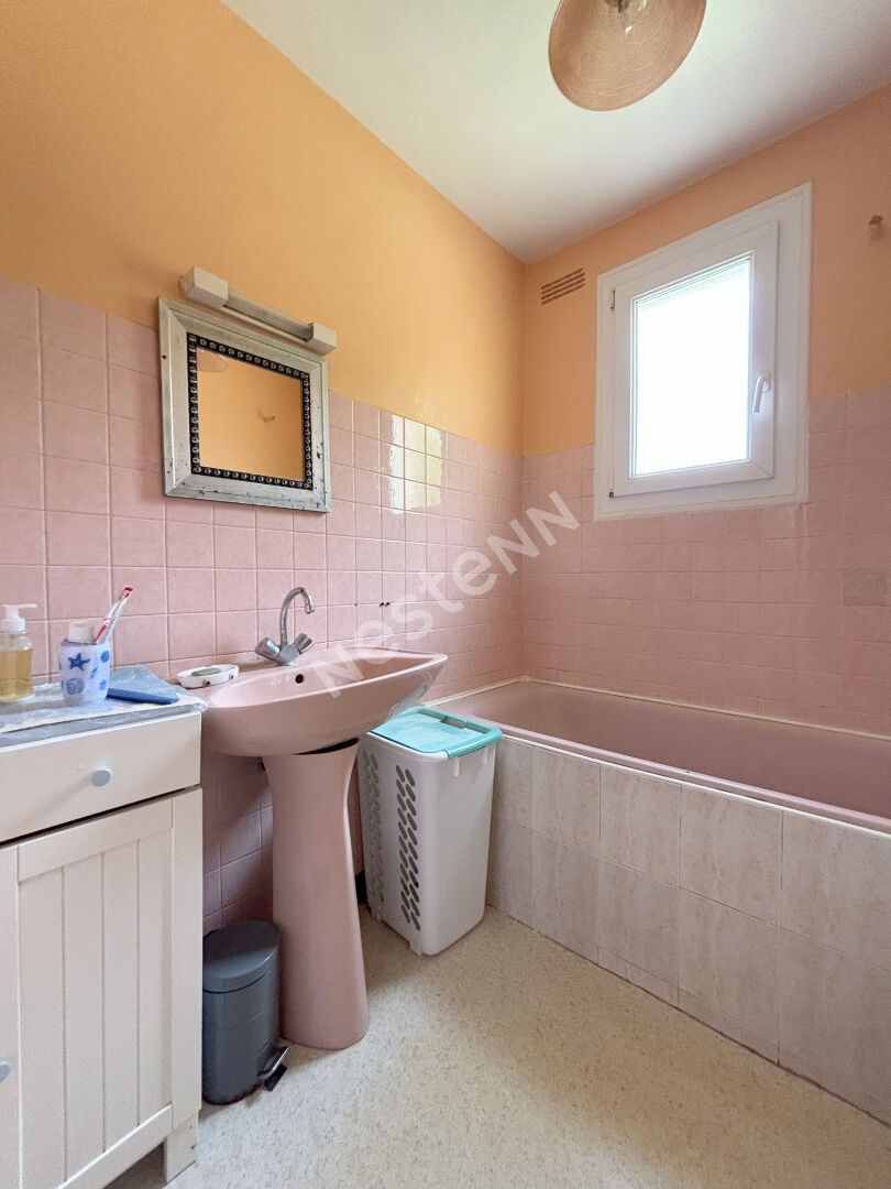 Maison à vendre à Moustoir Remungol - 4 chambres, sous-sol complet et un terrain de 1200 m²
