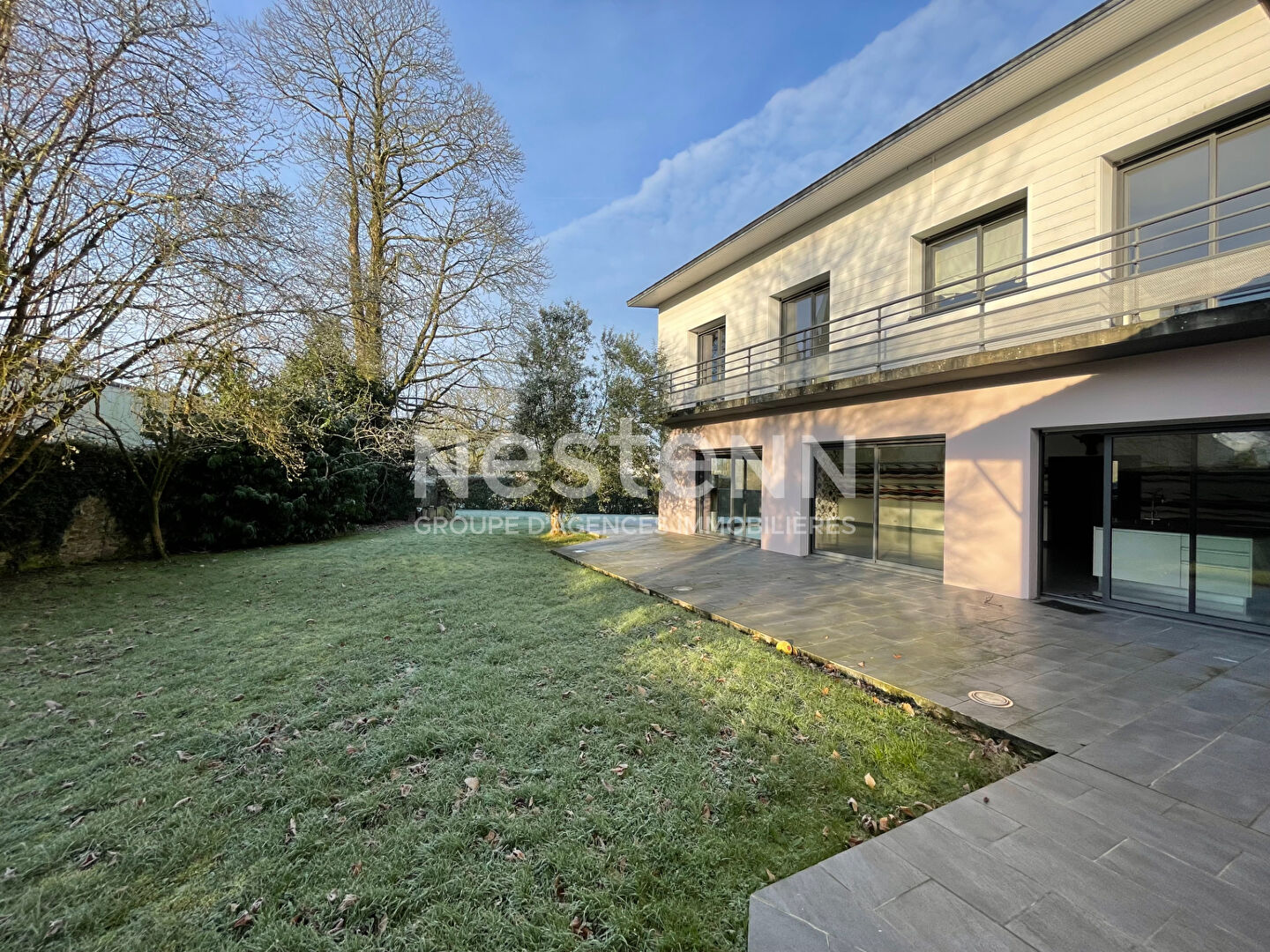 MAISON CONTEMPORAINE dans le BOURG de COLPO