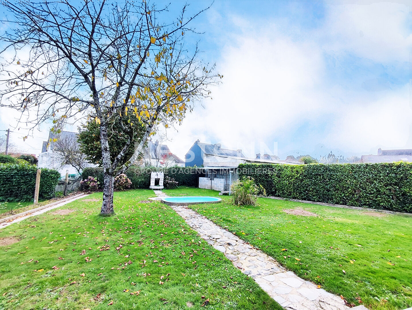 Maison à vendre  à NAIZIN - plain pied - 2 chambres - jardin  - centre bourg Naizin