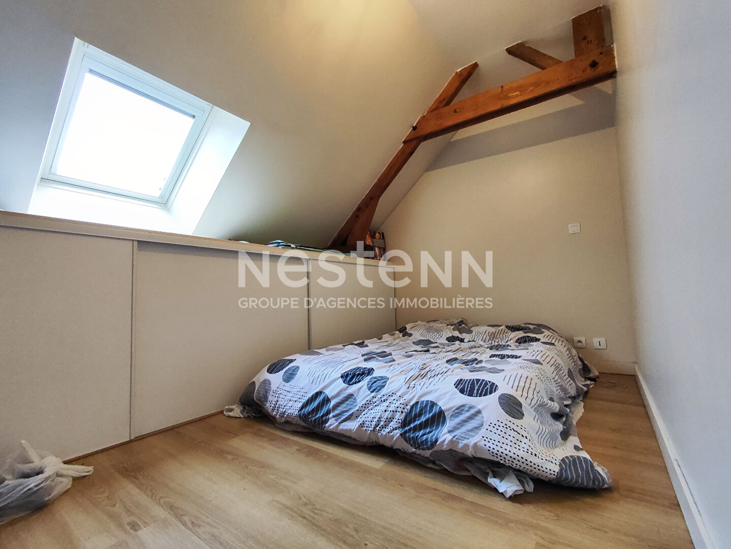 Maison à vendre centre ville de Locminé avec un jardinet clos, 2 chambres dont une vie de plain pied