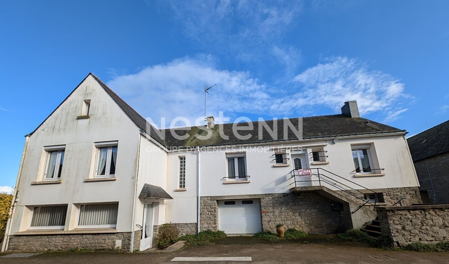 Maison à vendre à Radenac -   5 chambres- 840 m² de terrain