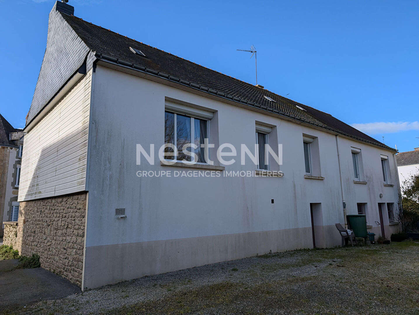 Maison à vendre à Radenac -   5 chambres- 840 m² de terrain
