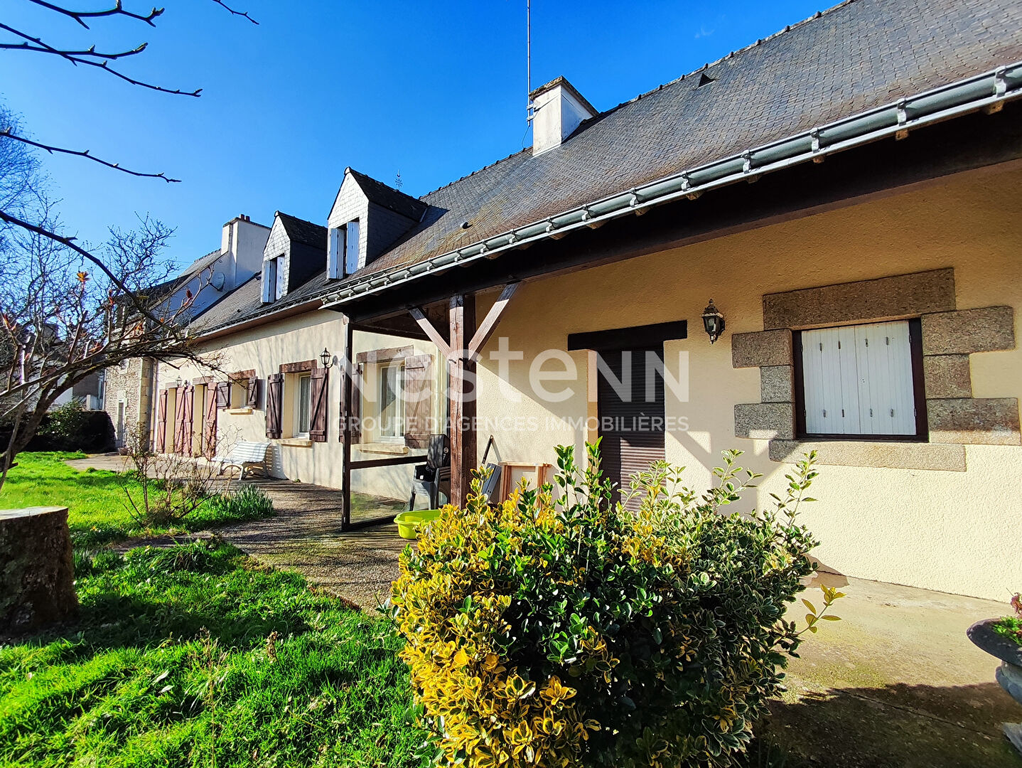 Maison à vendre à NAIZIN bourg -avec terrain et garage - 12 min de Pontivy et 30 minutes de Vannes