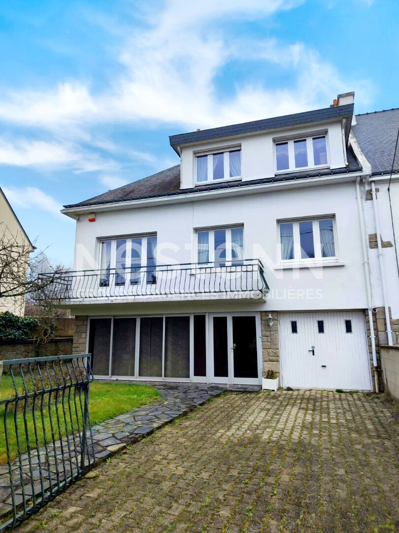 Maison à vendre  à Locminé centre ville - 4 chambres - garage et grand jardin