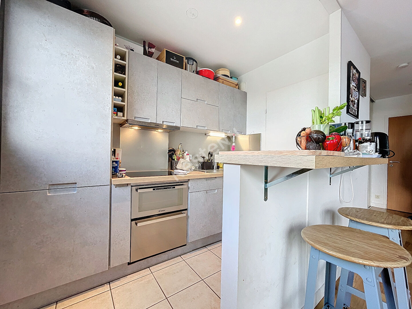 APPARTEMENT 2 PIECES avec terrasse proche 