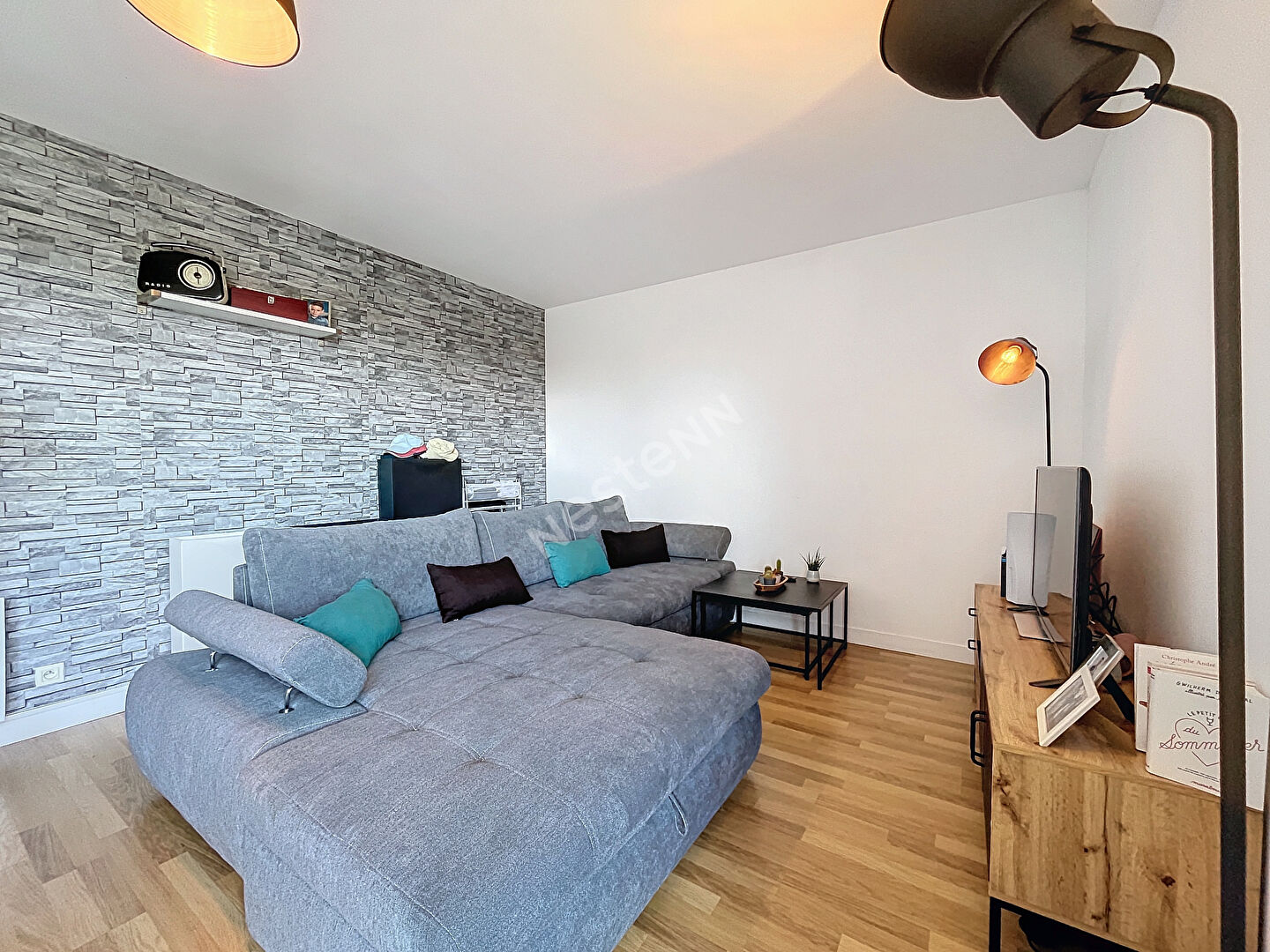 APPARTEMENT 2 PIECES avec terrasse proche 