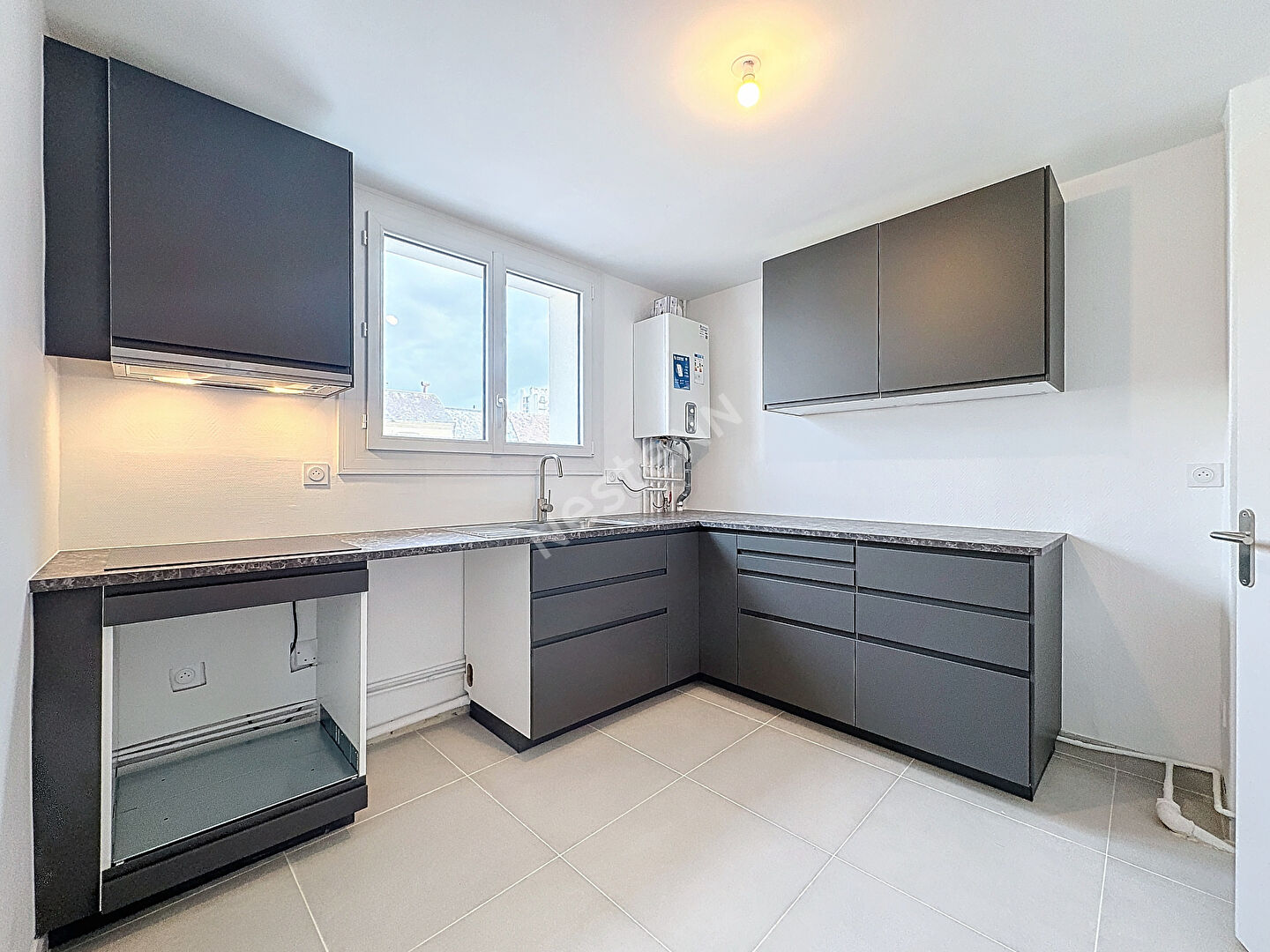 X4 APPARTEMENTS T2 - NON MEUBLÉ - PARKING - RÉNOVÉ