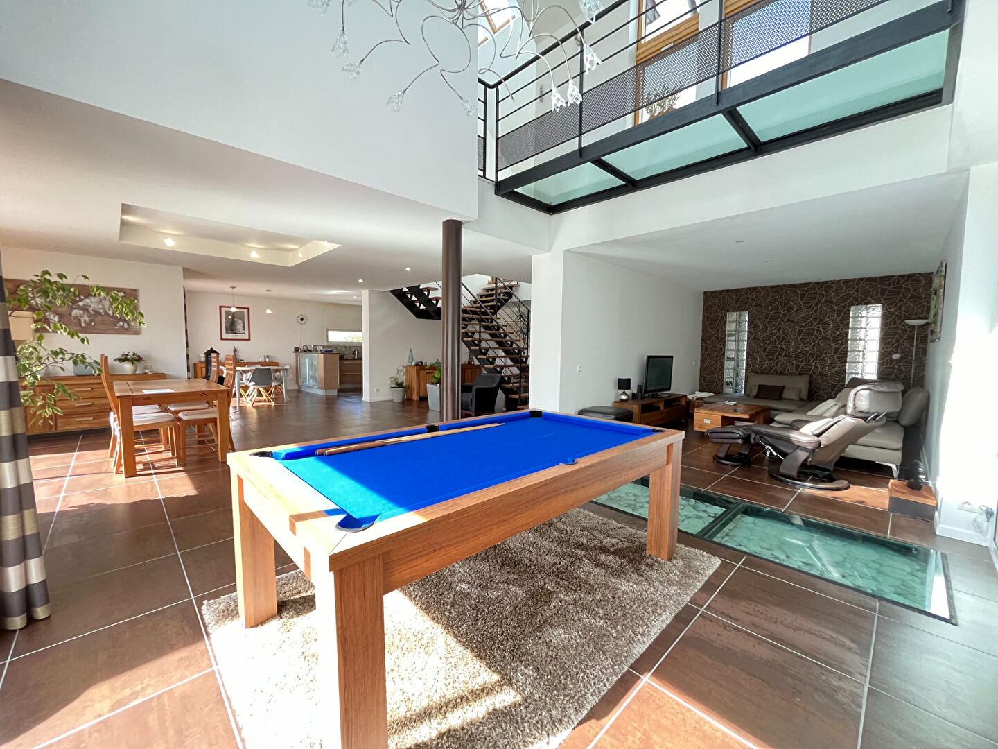 JANZE / 403 M² HABITABLES / PISCINE / 1000 M² DE TERRAIN / DOUBLE GARAGE