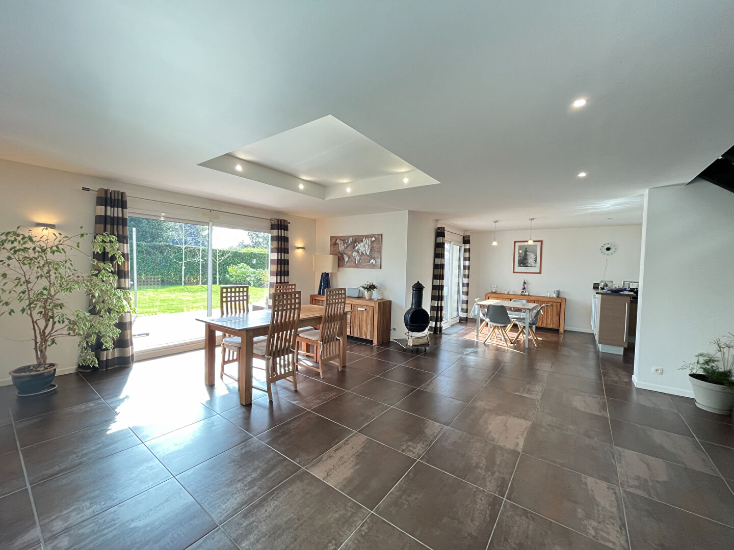 JANZE / 403 M² HABITABLES / PISCINE / 1000 M² DE TERRAIN / DOUBLE GARAGE