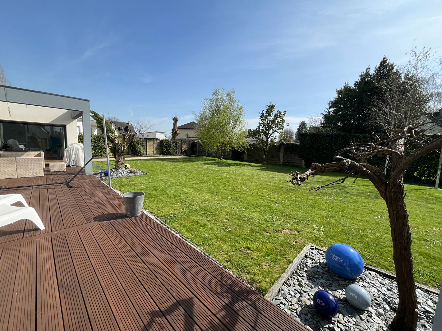 JANZE / 403 M² HABITABLES / PISCINE / 1000 M² DE TERRAIN / DOUBLE GARAGE