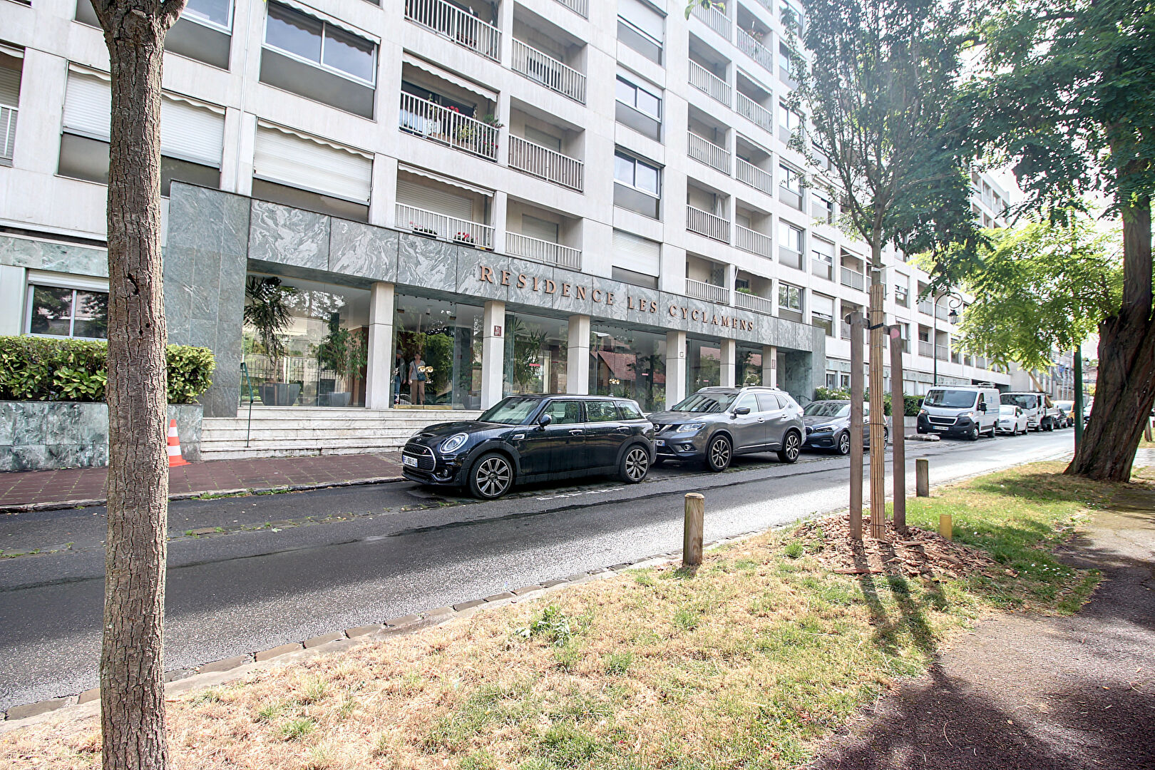 2 PLACES DE PARKINGS EN SOUS-SOL AVEC POSSIBILITE DE LES LOUER SEPAREMENT RUEIL-MALMAISON CENTRE-VILLE 15 RUE DANIELLE CASANOVA