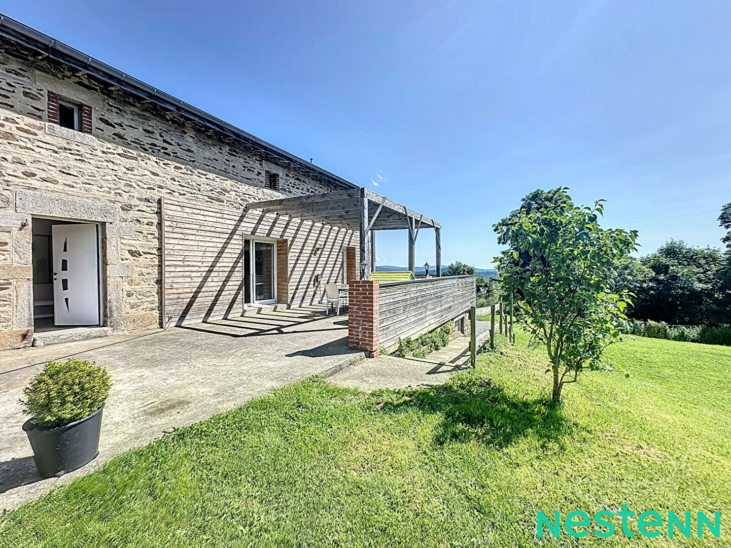 Maison  8 pièce(s) 220 m2 Secteur Rochetaillée