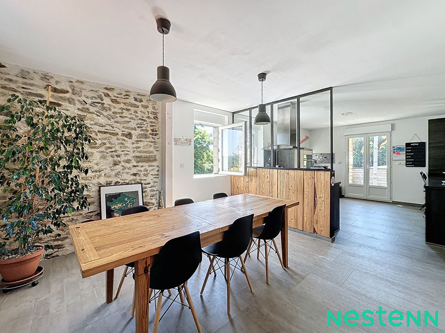 Maison  8 pièce(s) 220 m2 Secteur Rochetaillée