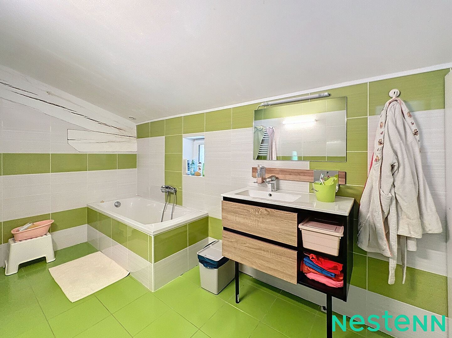 Maison  8 pièce(s) 220 m2 Secteur Rochetaillée