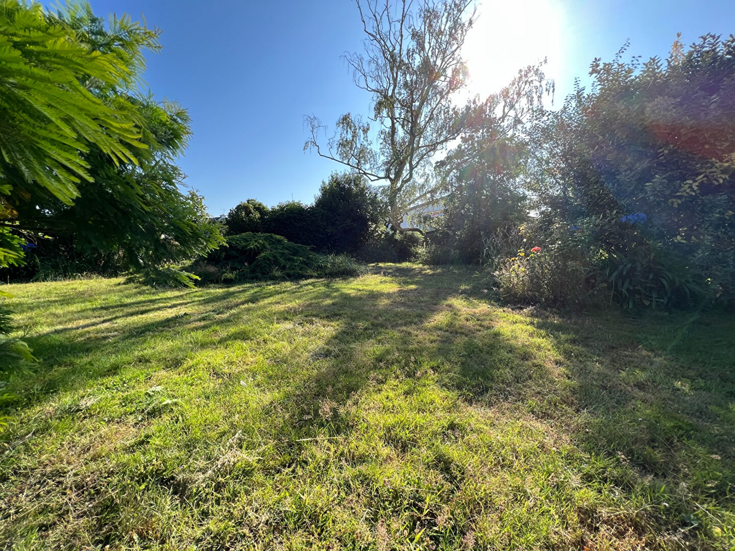 Grand terrain à vendre à Vannes 875 m² libre de constructeur